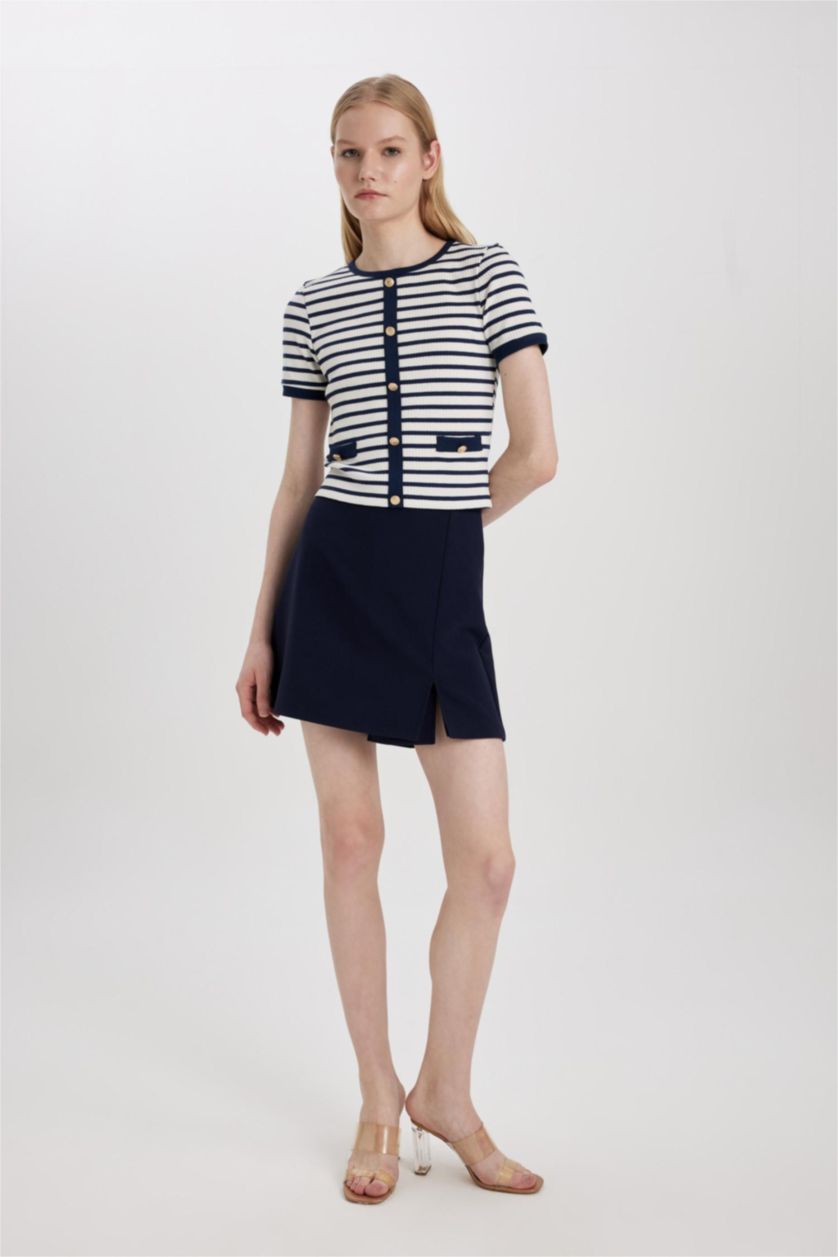 حريمي كحلي شورت جيبة بخصر عادي وفتحة