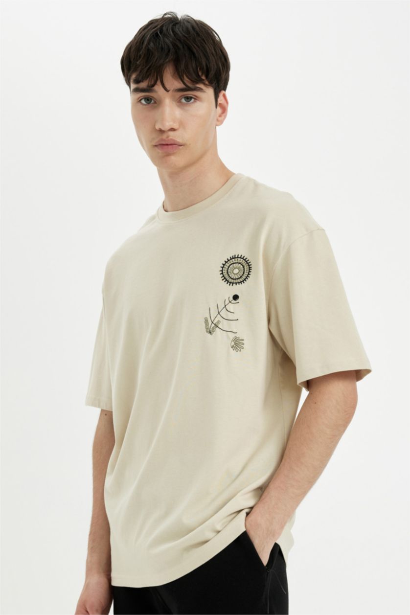 Man Beige Comfort Regular Fit Crew Neck Printed T-Shirt