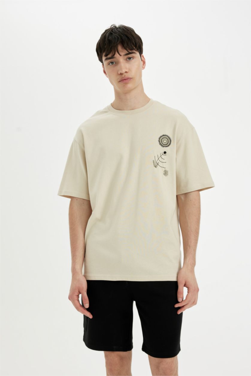 Man Beige Comfort Regular Fit Crew Neck Printed T-Shirt