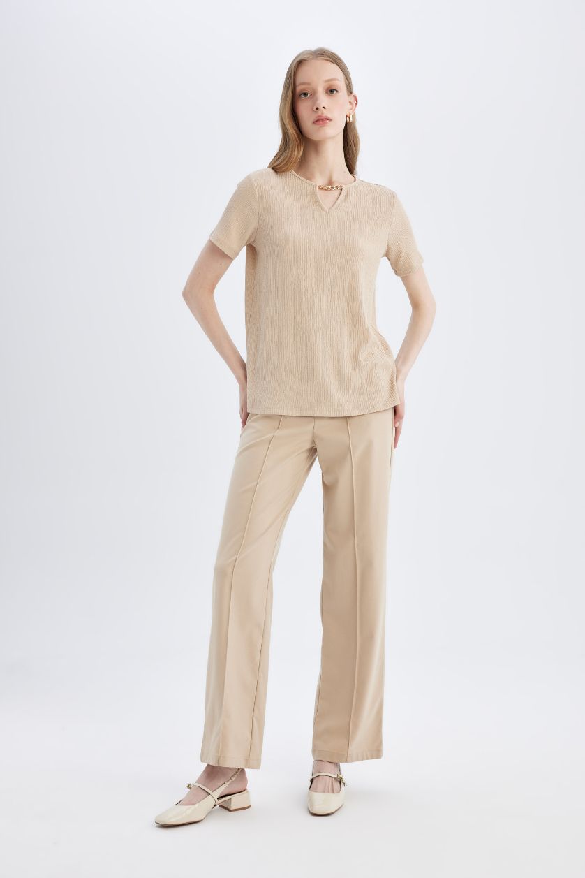 نساء بيج تيشيرت نص كم منسوج قصة عادية برقبة مستديرة