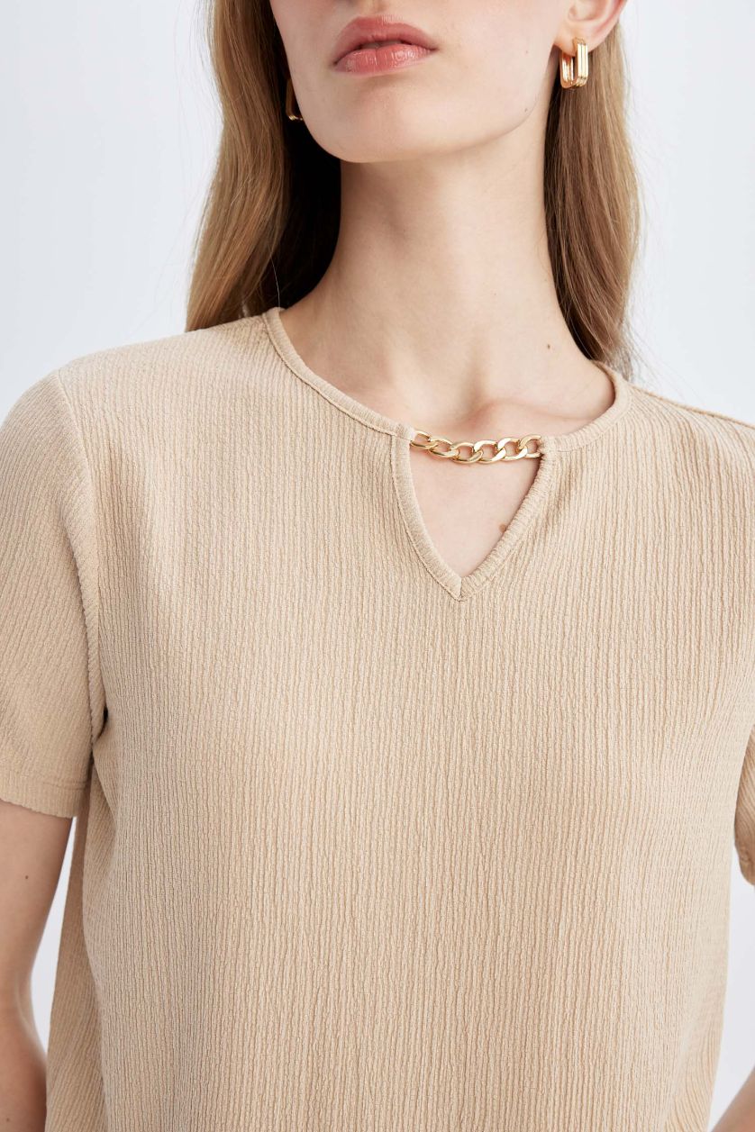 نساء بيج تيشيرت نص كم منسوج قصة عادية برقبة مستديرة