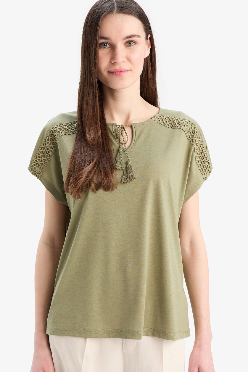 نساء كاكي تيشيرت نص كم برقبة مستديرة