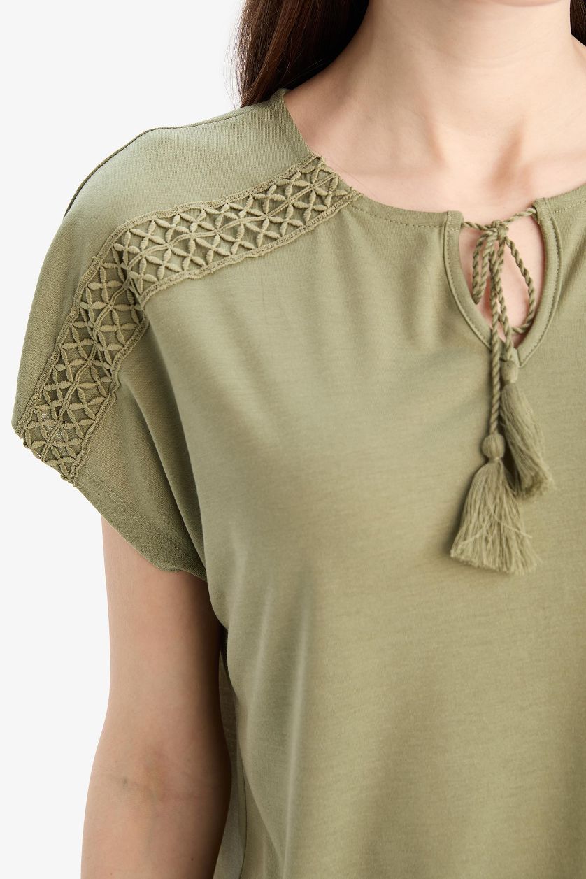 نساء كاكي تيشيرت نص كم برقبة مستديرة