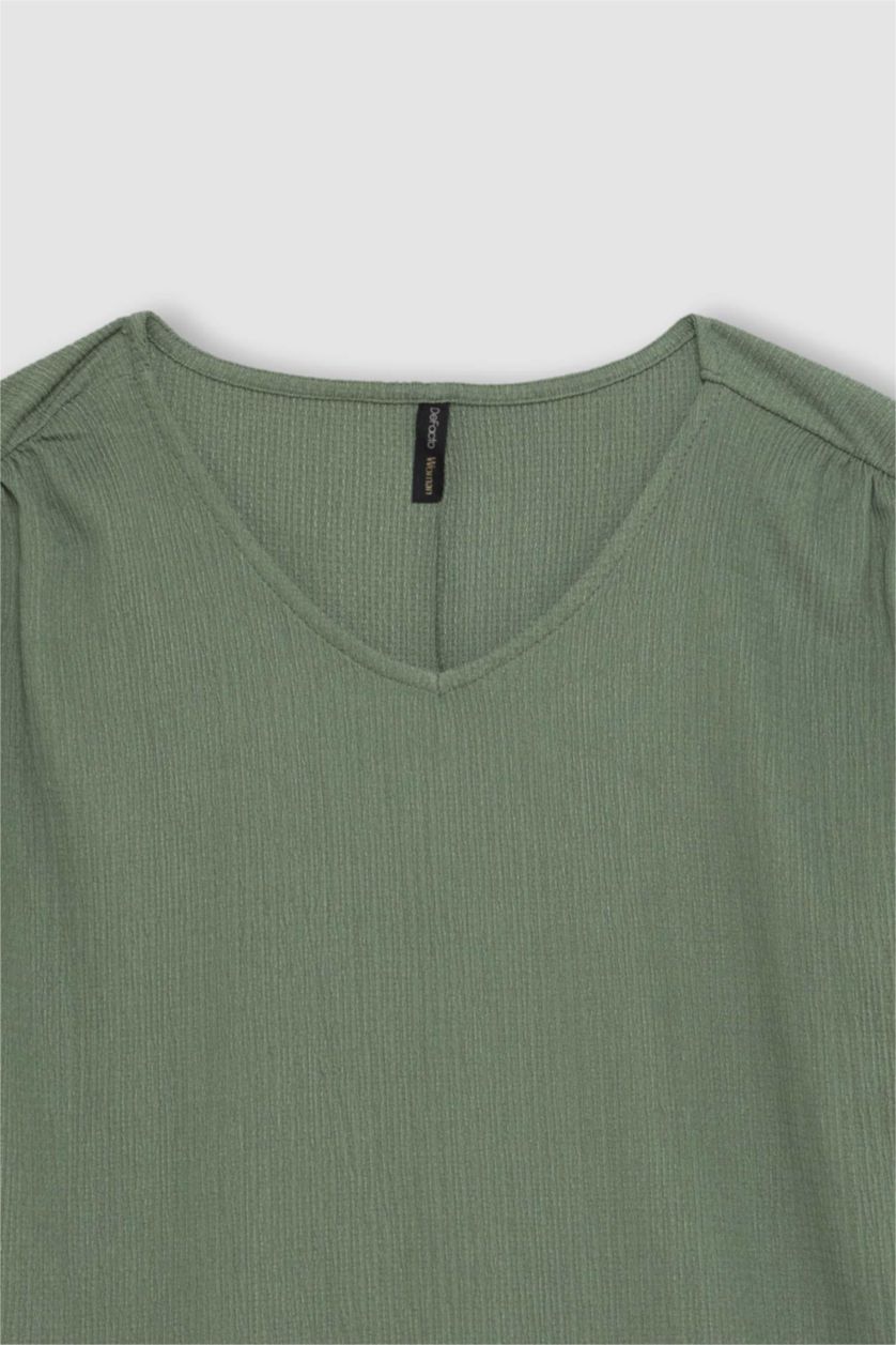 Kadın Açık Haki V Yaka Bürümcük Kısa Kollu Tişört