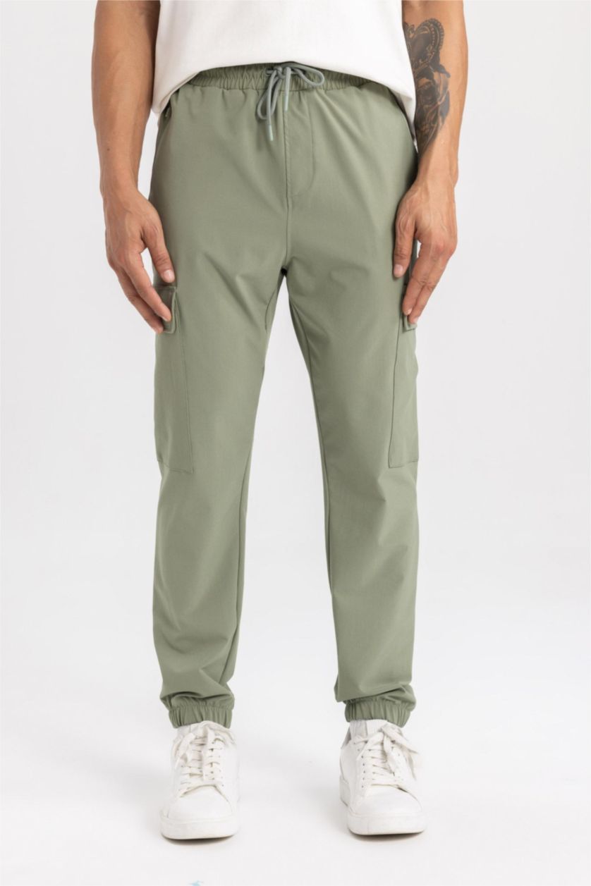 Erkek Açık Haki Sporcu Jogger Eşofman Altı Standart Fit Dokuma Kargo Cepli Lastikli Paça