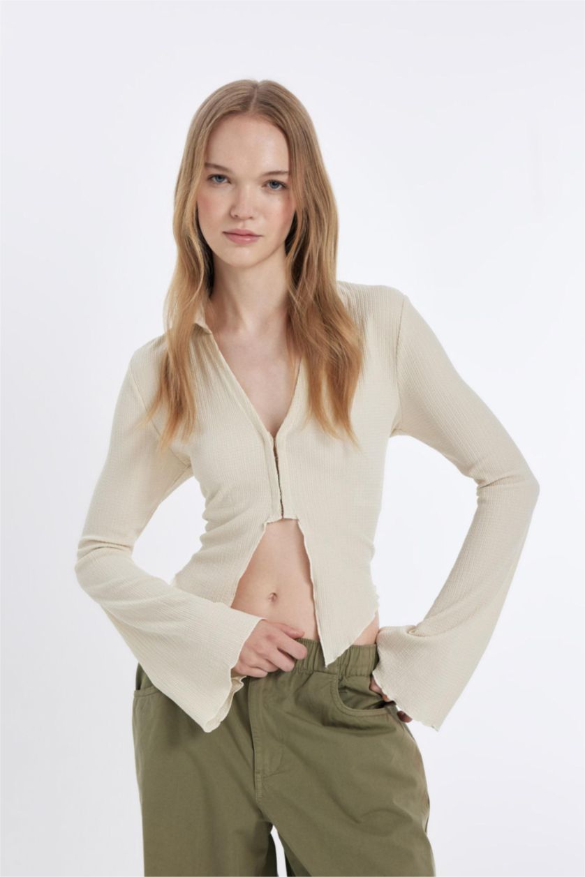 Kadın Ekru Fitted Basic Düz Agraf Kapamalı Bürümcük Uzun Kollu Gömlek