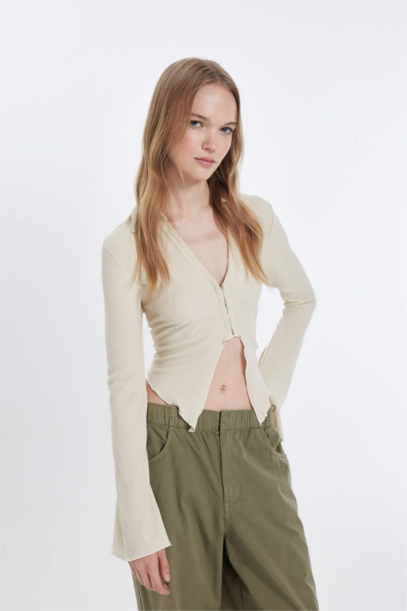 Kadın Ekru Fitted Basic Düz Agraf Kapamalı Bürümcük Uzun Kollu Gömlek