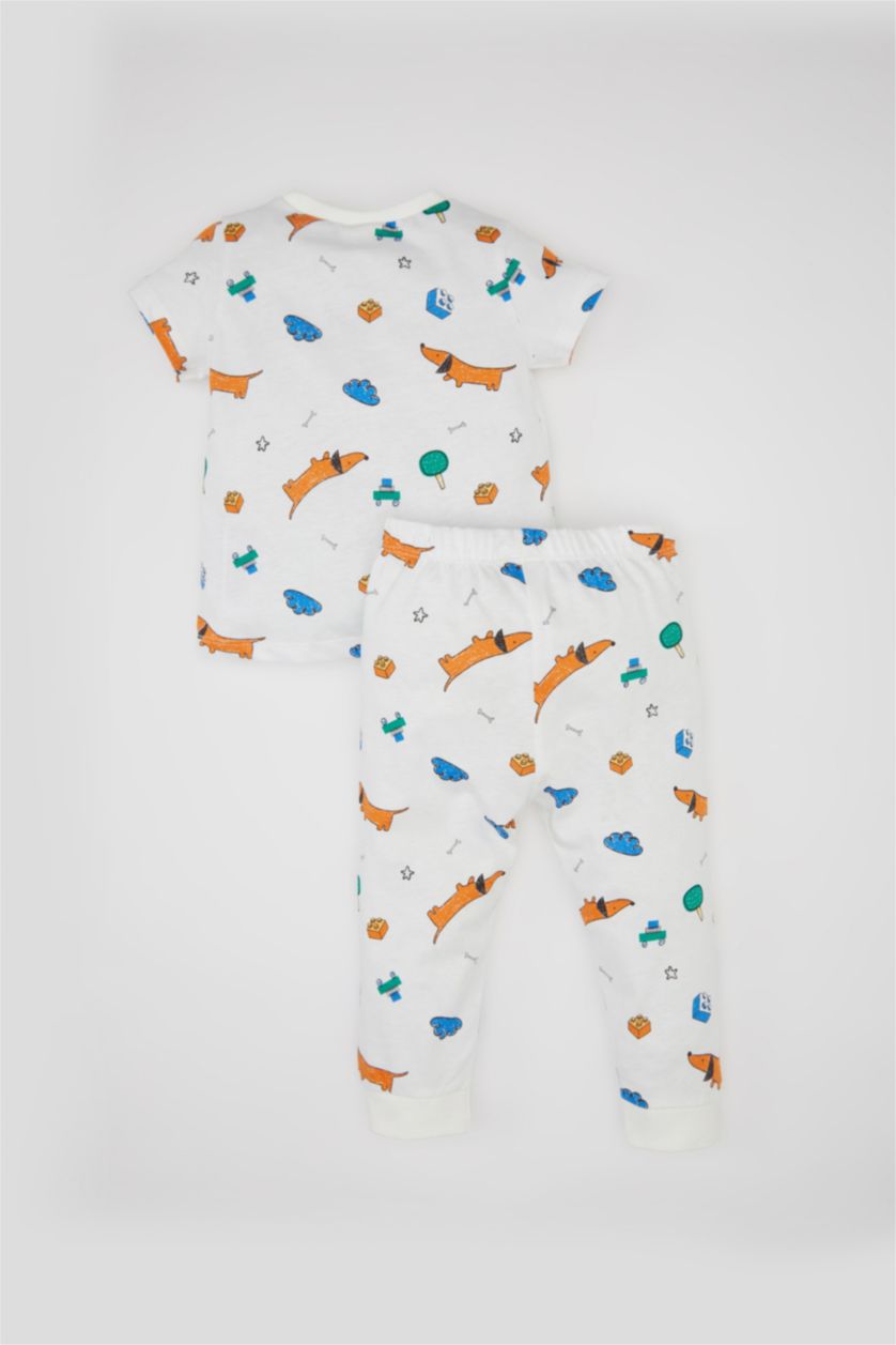 Erkek Bebek Kırık Beyaz Erkek Bebek Pijama Takımı Köpek Baskılı Penye Kısa Kollu Üst Beli Lastikli Uzun Alt