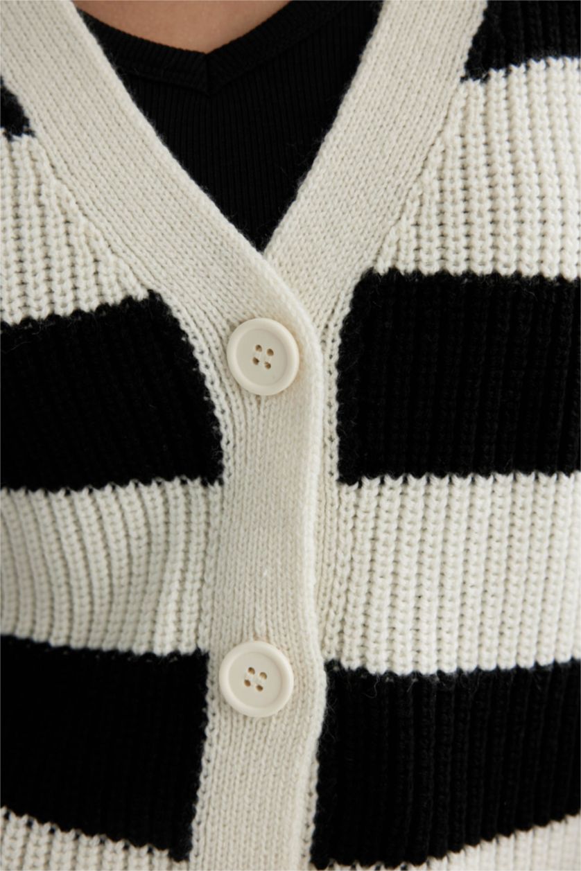 Woman Black Relax Fit Striped V Neck Knit Cardigan