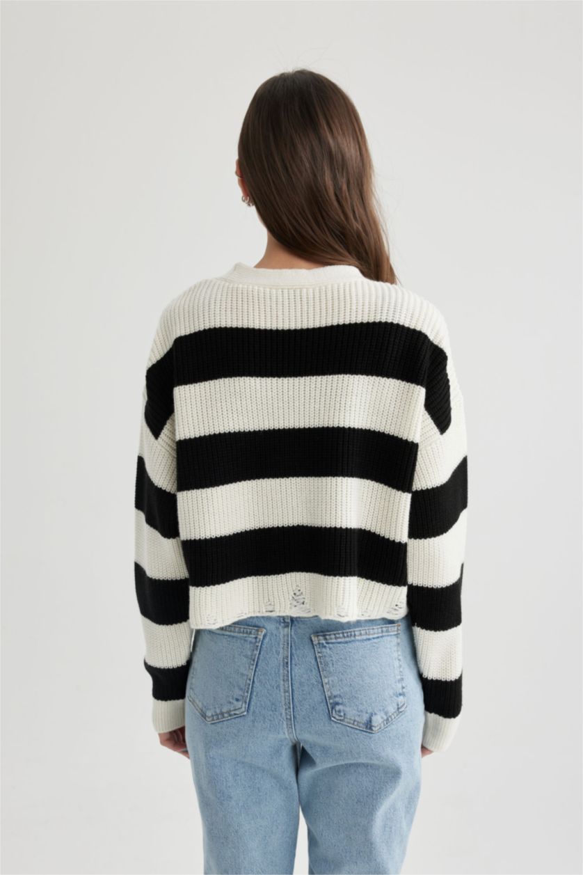 Woman Black Relax Fit Striped V Neck Knit Cardigan