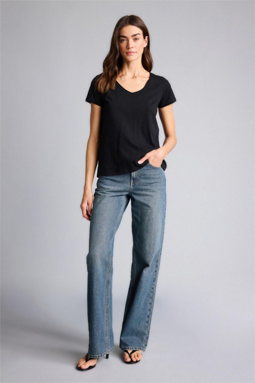 Женщины Черный Базовая однотонная футболка Regular Fit с V-образным вырезом и коротким рукавом