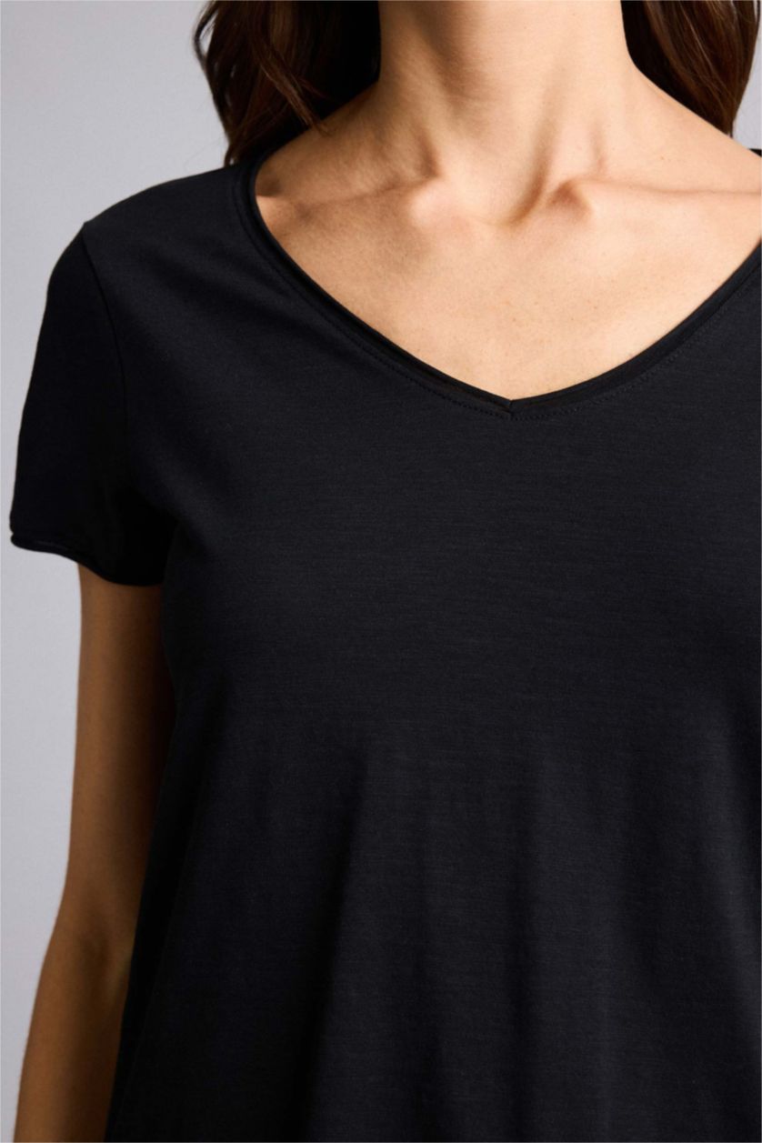 Женщины Черный Базовая однотонная футболка Regular Fit с V-образным вырезом и коротким рукавом