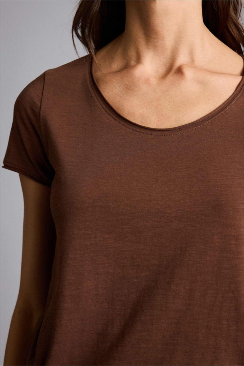 Әйелдерге Қоңыр Woman Short Sleeve T-Shirt