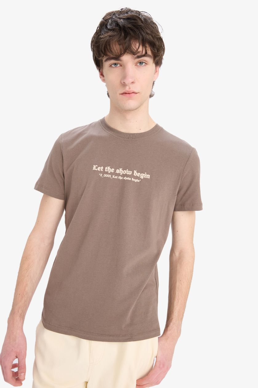 Erkek Açık Kahve %100 Pamuk Slim Fit Dar Kesim Bisiklet Yaka Baskılı Kısa Kollu Tişört