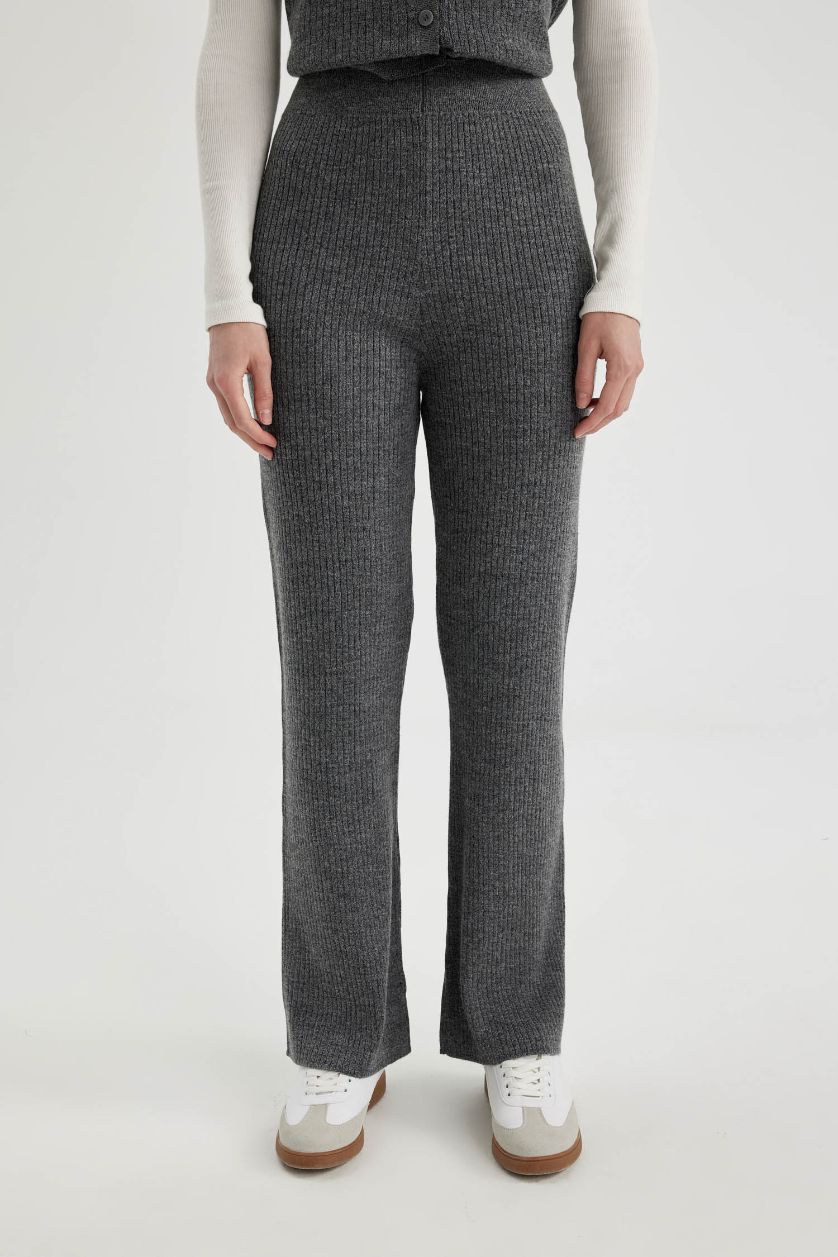 FEMME Gris Pantalon Droit en Tricot