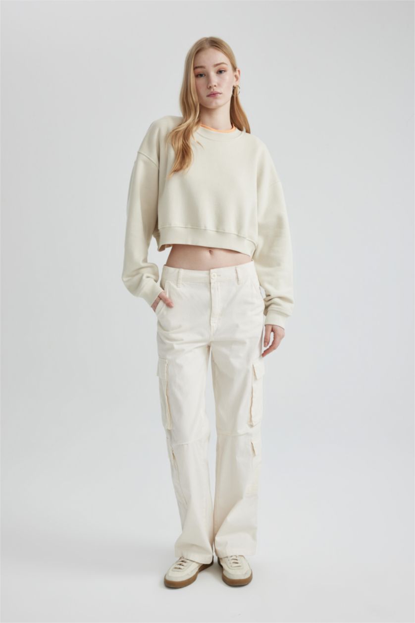 WOMAN Ecru Crew Neck Crop Basic Sweatshirt