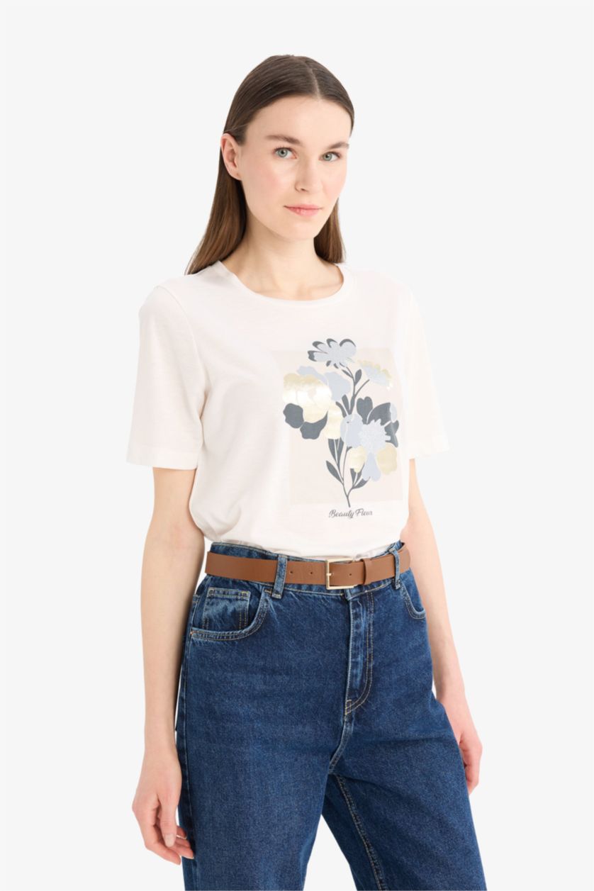 نساء بيج فاتح تيشيرت نص كم قصة مريحة برقبة مستديرة