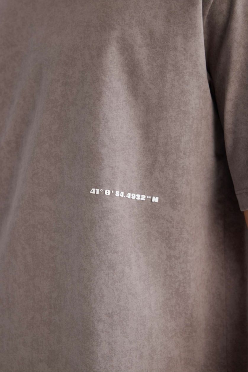 Ерлер ашық қоңыр дөңгелек жаға минималл Қысқа жеңді футболка