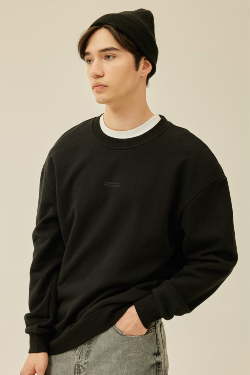 MAN Black Boxy Fit Crew Neck Printed Sweatshirt