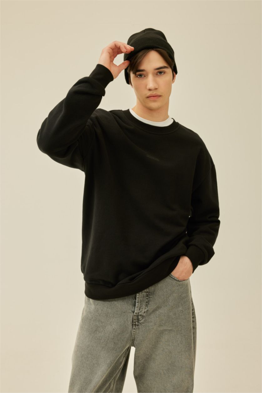 MAN Black Boxy Fit Crew Neck Printed Sweatshirt