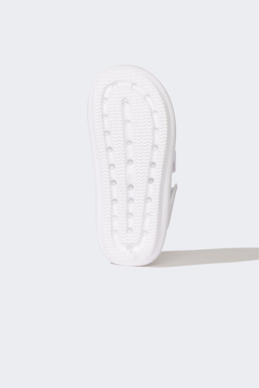 Erkek Çocuk - Genç Erkek Beyaz Cırt Cırtlı Düz Taban Eva Sandalet Erkek Çocuk