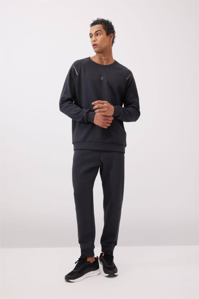 رجال أنثرا سويت شيرت قصة عادية من قماش سكوبا من DeFactoFit