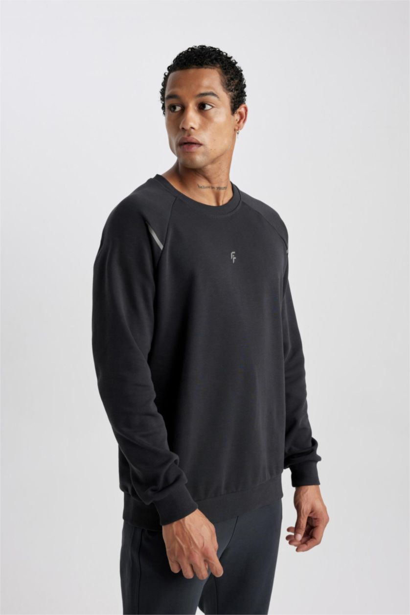 رجال أنثرا سويت شيرت قصة عادية من قماش سكوبا من DeFactoFit