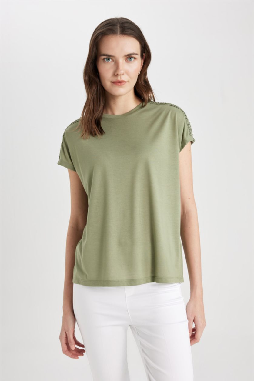 Kadın Haki Bisiklet Yaka Kısa Kollu Tişört