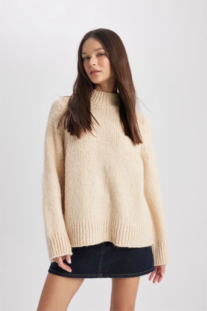 Woman Ecru Oversize Fit Crew Neck Pullover