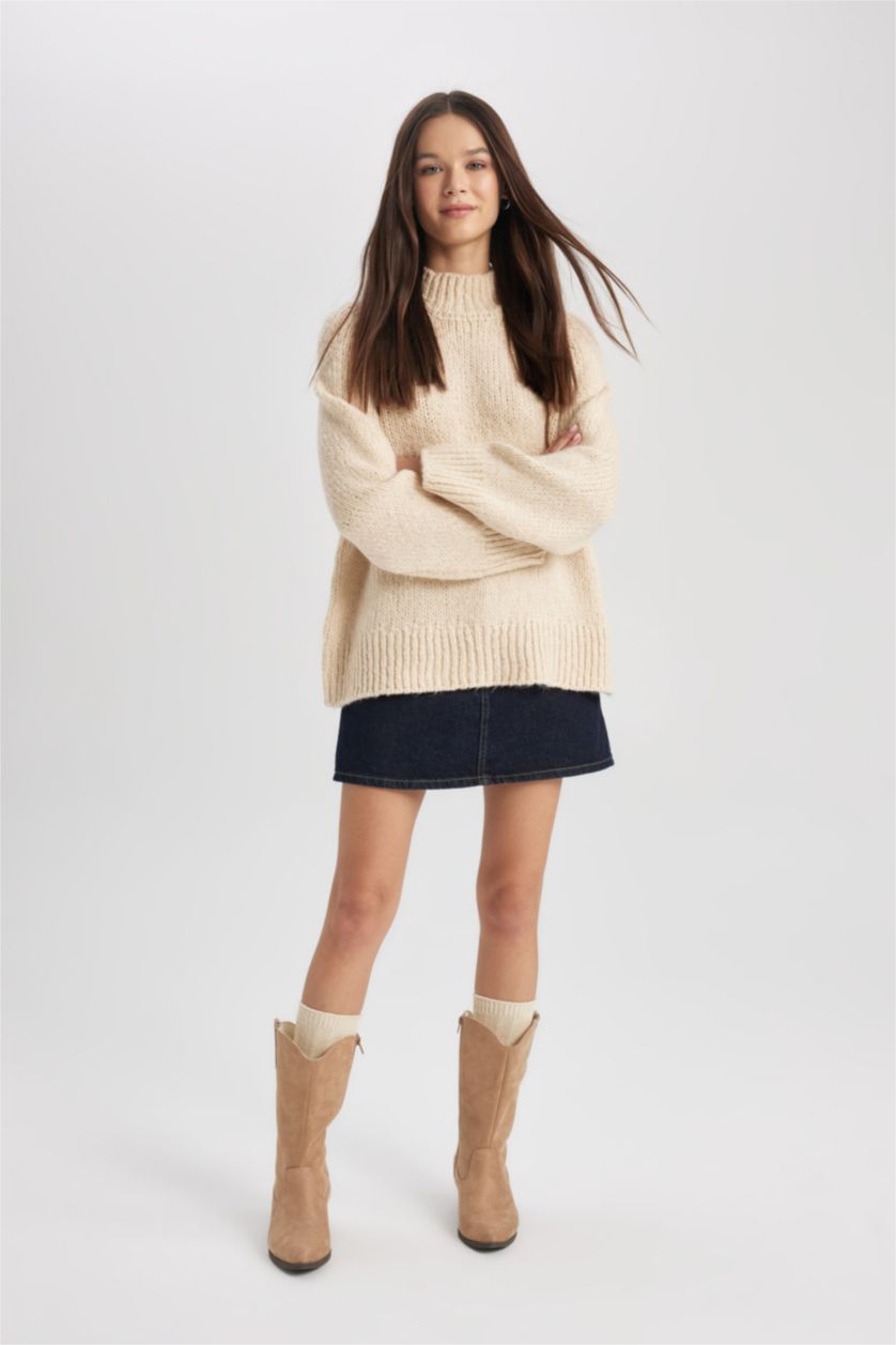 Woman Ecru Oversize Fit Crew Neck Pullover