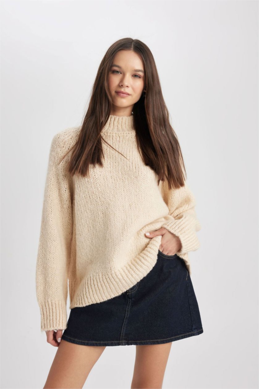 Woman Ecru Oversize Fit Crew Neck Pullover