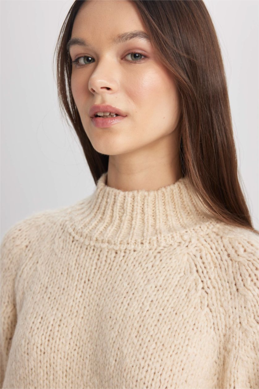 Woman Ecru Oversize Fit Crew Neck Pullover