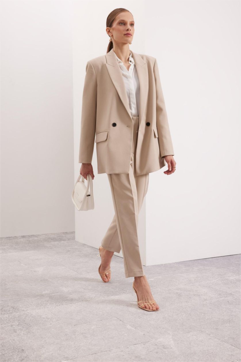 حريمي بيج بنطلون كروب كاروت فيت برجل ضيقة وخصر عالي