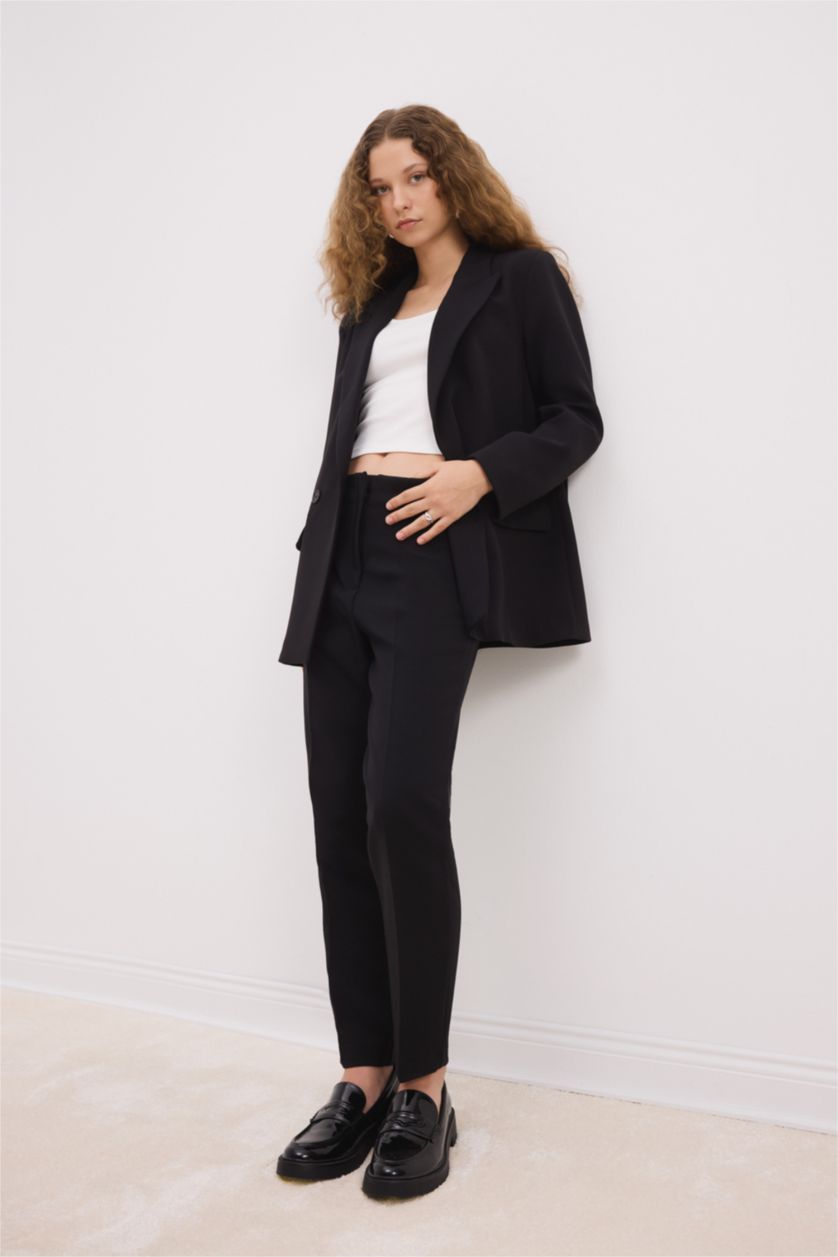 FEMME Noir Taille haute Coupe carotte