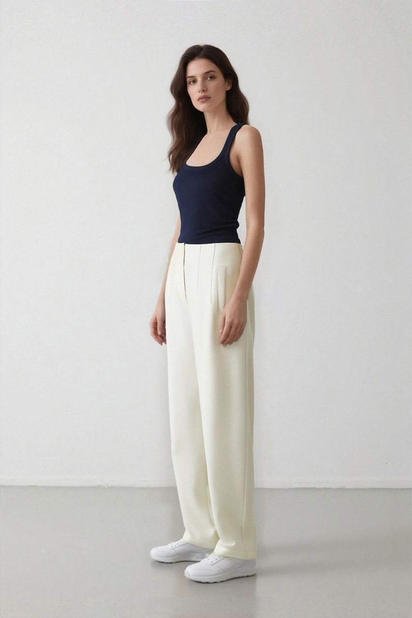 FEMME Écru Pantalon en tissu taille haute à jambe étroite Coupe carotte