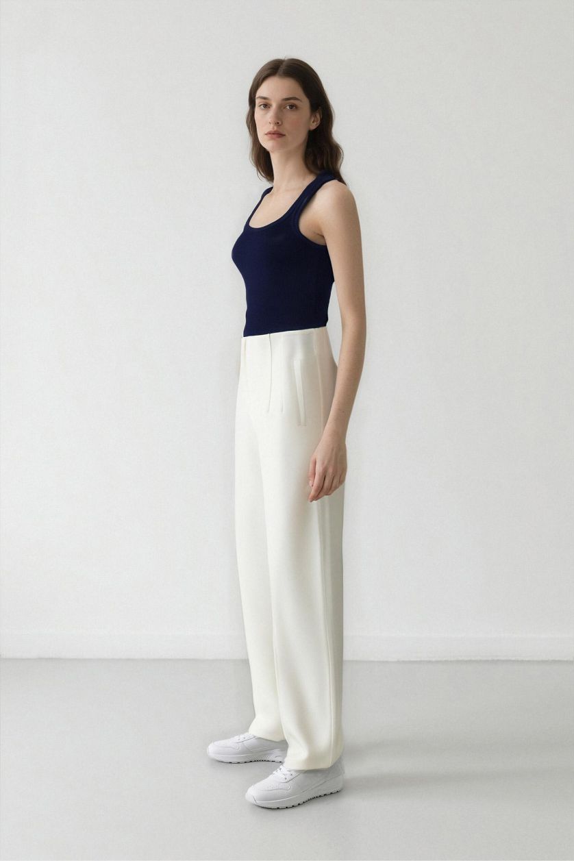 FEMME Écru Pantalon en tissu taille haute à jambe étroite Coupe carotte