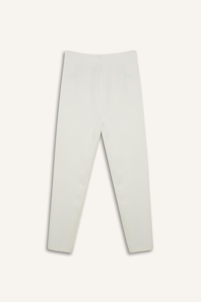 FEMME Écru Pantalon en tissu taille haute à jambe étroite Coupe carotte