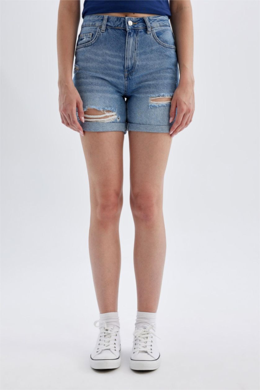Woman Light Blue Boyfriend High Waist Fold-Ankle Denim Shorts