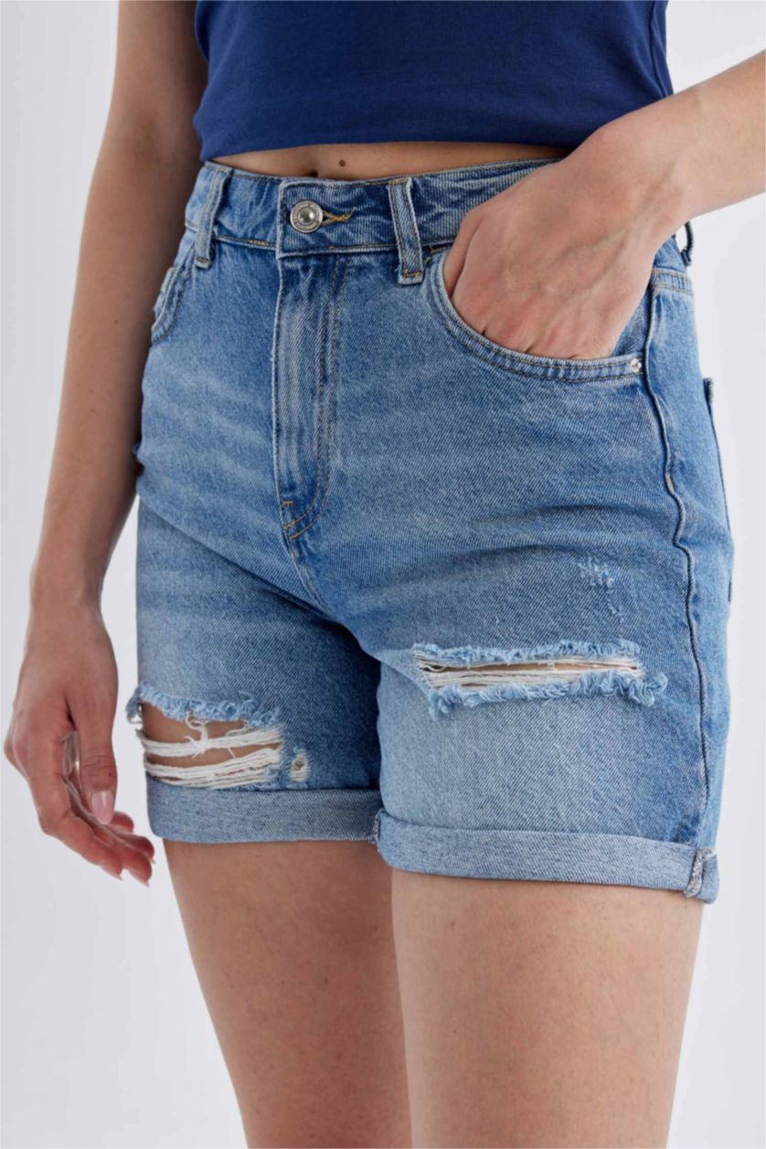 Woman Light Blue Boyfriend High Waist Fold-Ankle Denim Shorts