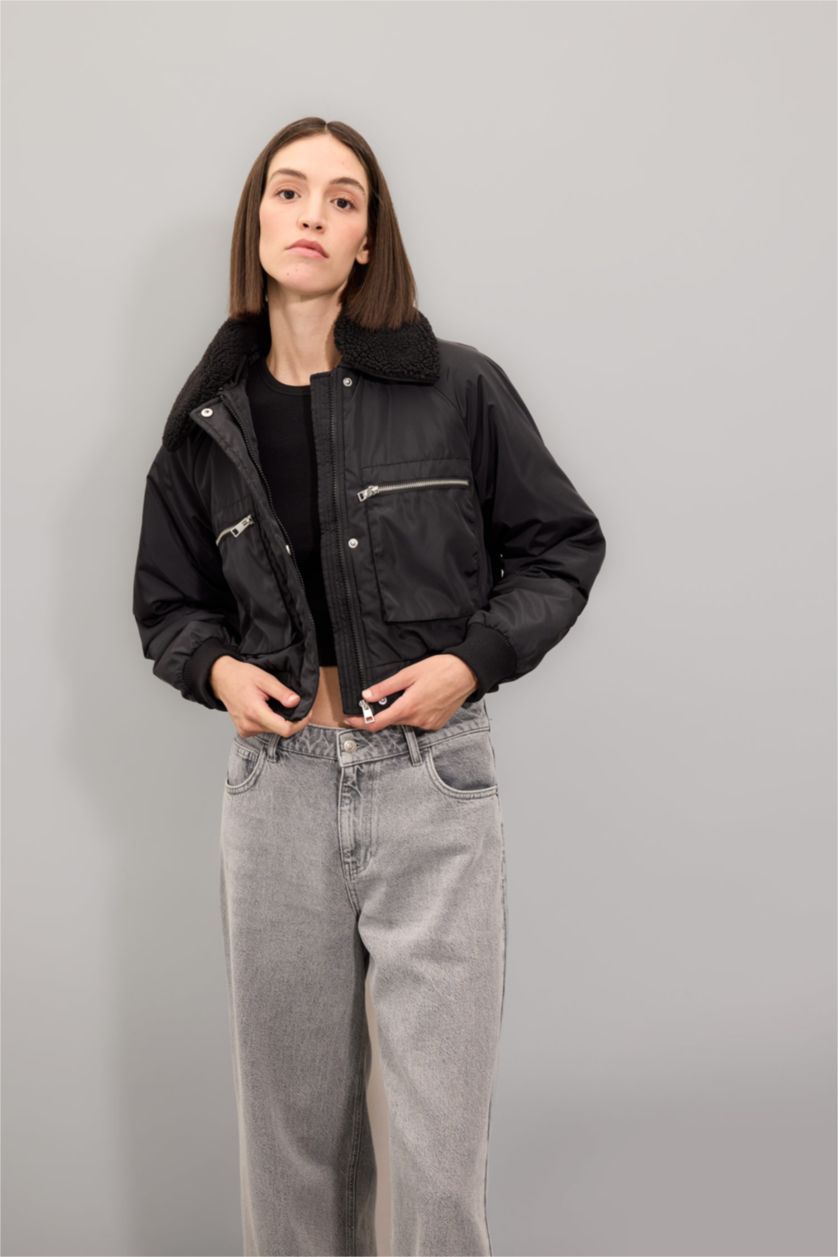 نساء أسود جاكيت بومبر برقبة عريضة