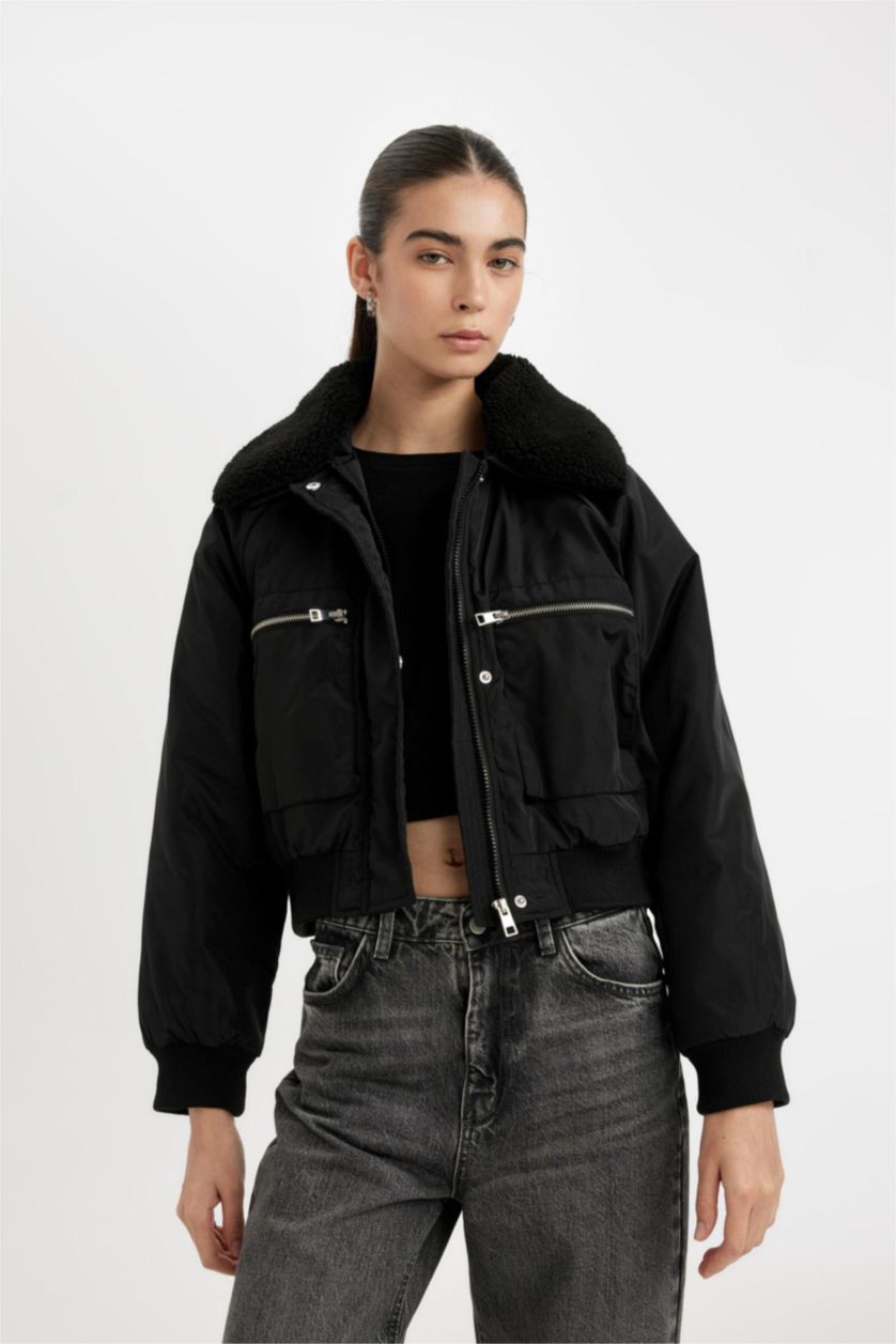 نساء أسود جاكيت بومبر برقبة عريضة