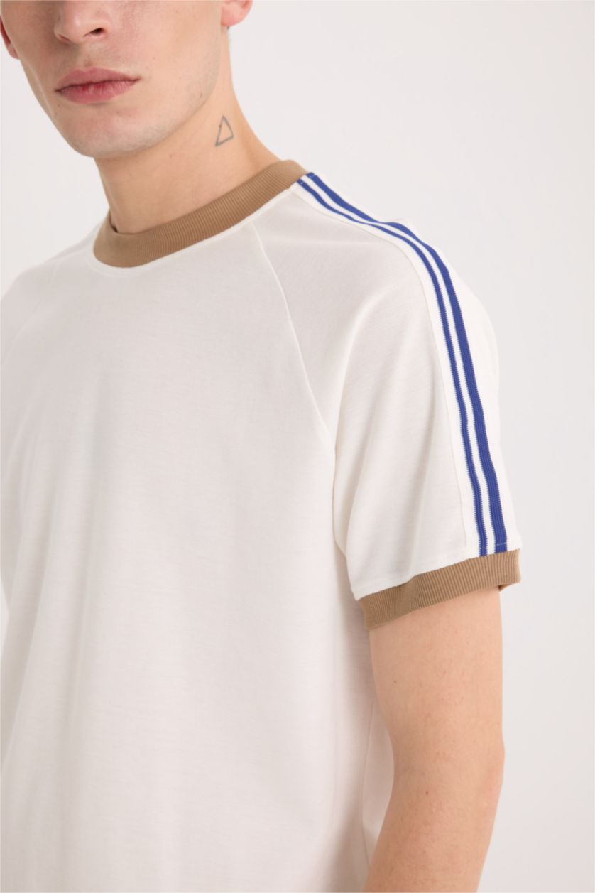 Man Ecru Regular Fit Crew Neck Pique Short Sleeve T-Shirt