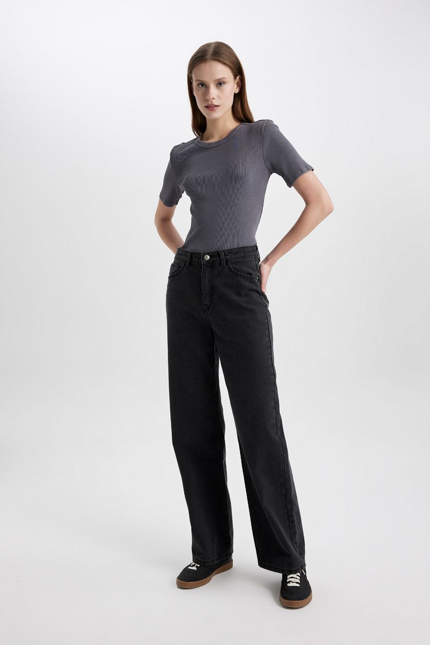 Kadın Antrasit Slim Fit Dar Kesim Bisiklet Yaka Yıkamalı Soluk Efektli Basic Düz Kısa Kollu Tişört