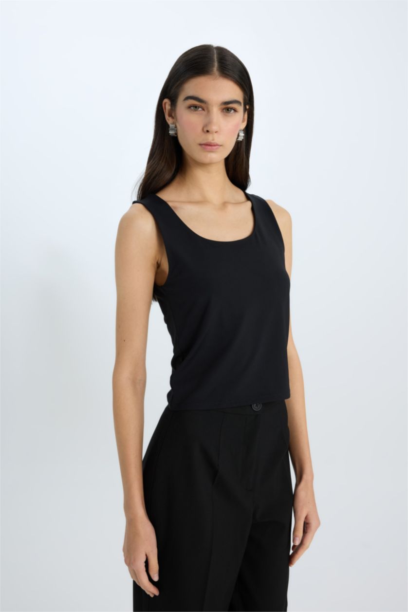 WOMAN Black Slim Fit Basic Square Collar Sleeveless Tank Top
