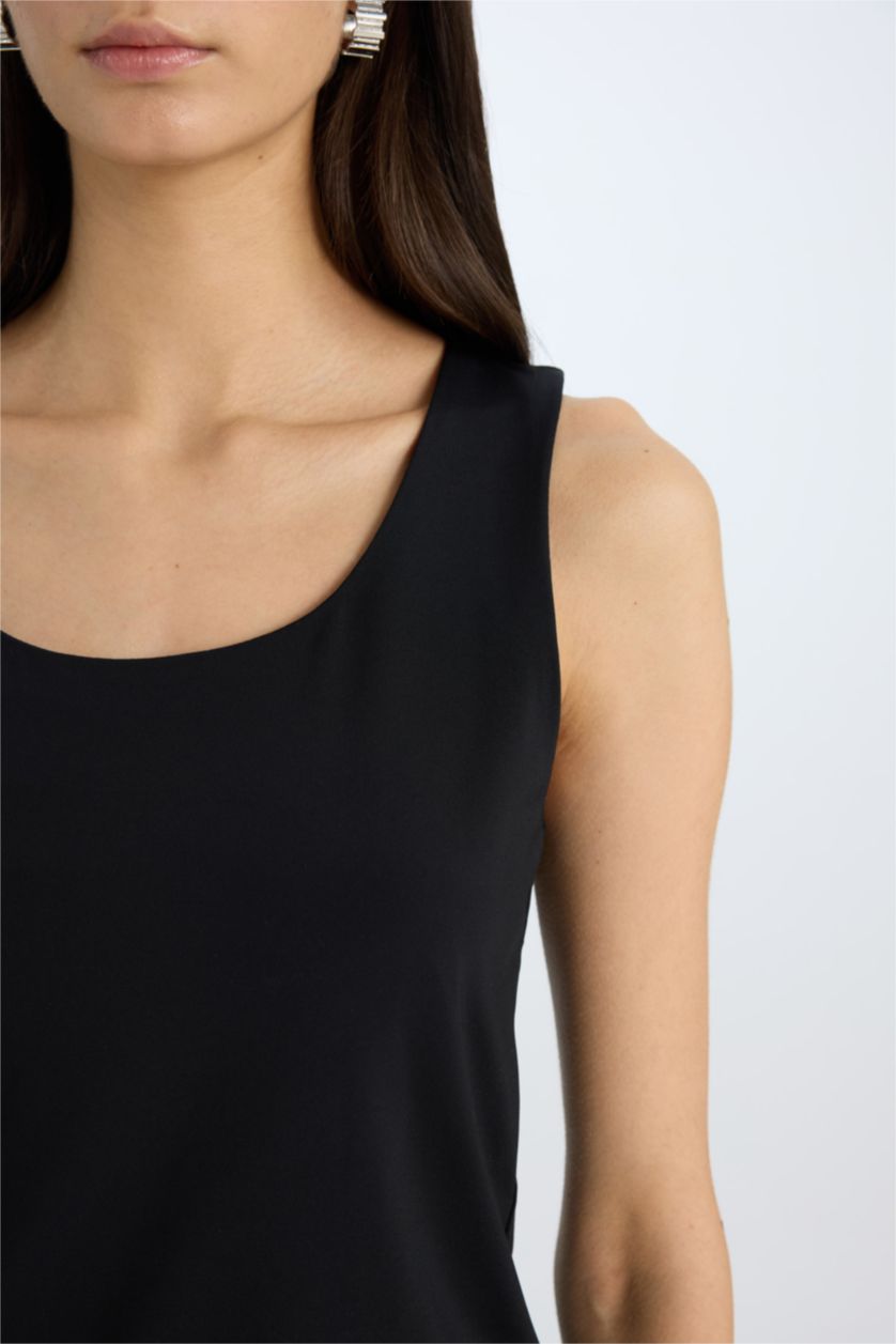 WOMAN Black Slim Fit Basic Square Collar Sleeveless Tank Top