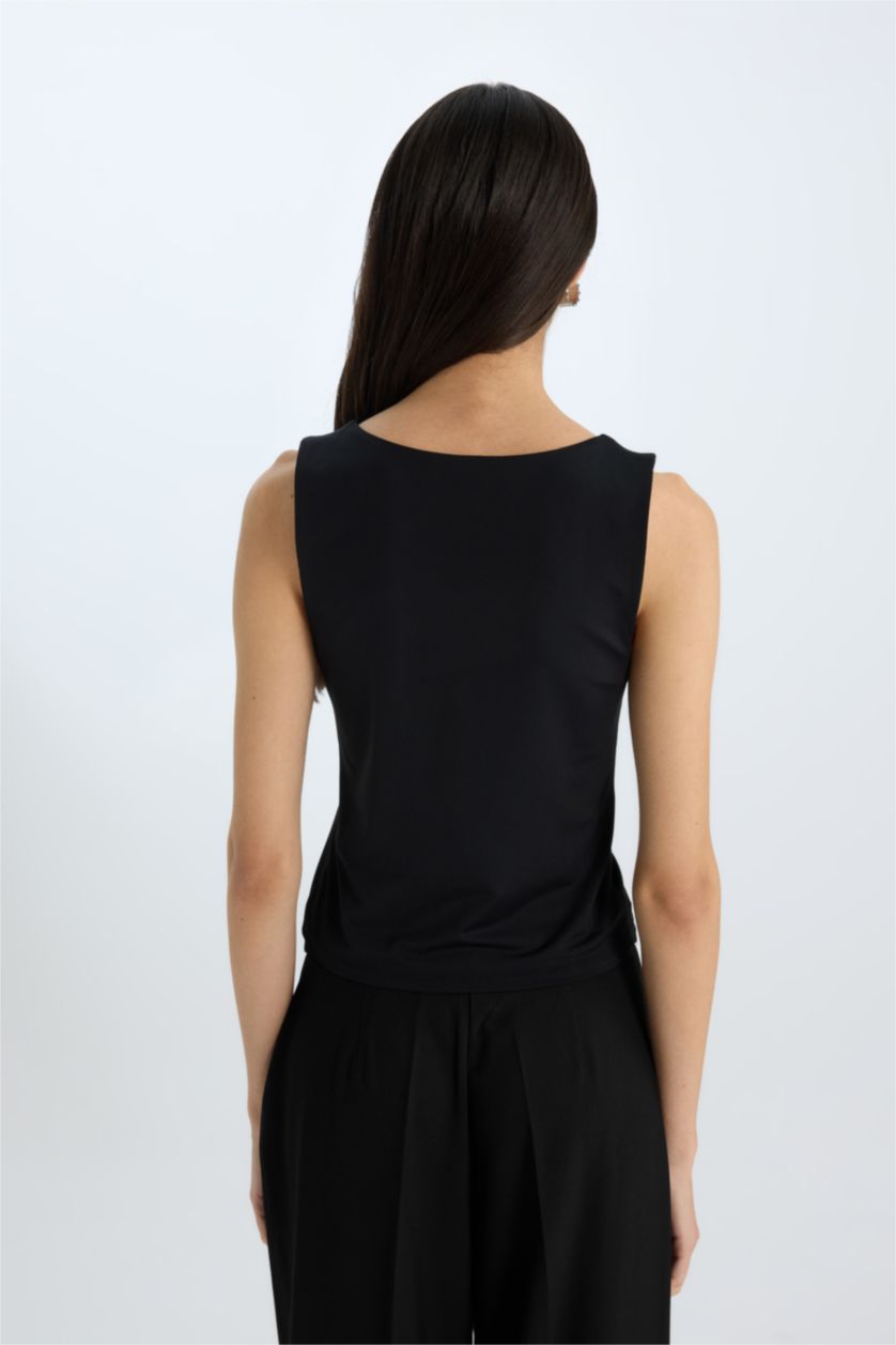 WOMAN Black Slim Fit Basic Square Collar Sleeveless Tank Top