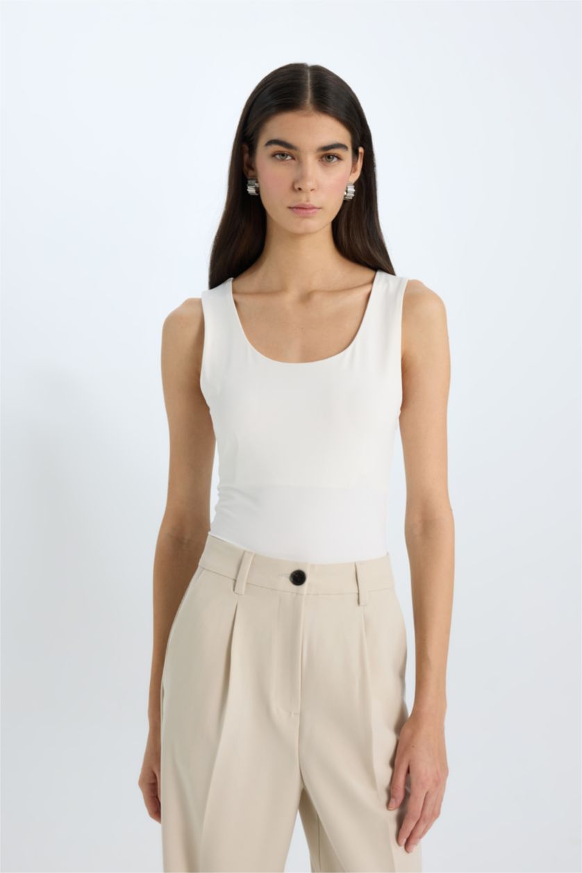 WOMAN White Slim Fit Crew Neck Sleeveless Tank Top