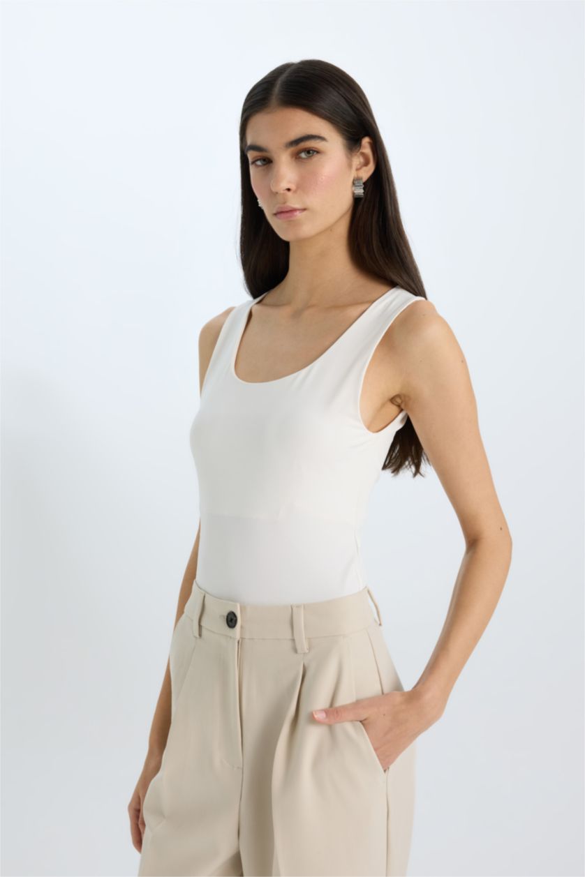 WOMAN White Slim Fit Crew Neck Sleeveless Tank Top