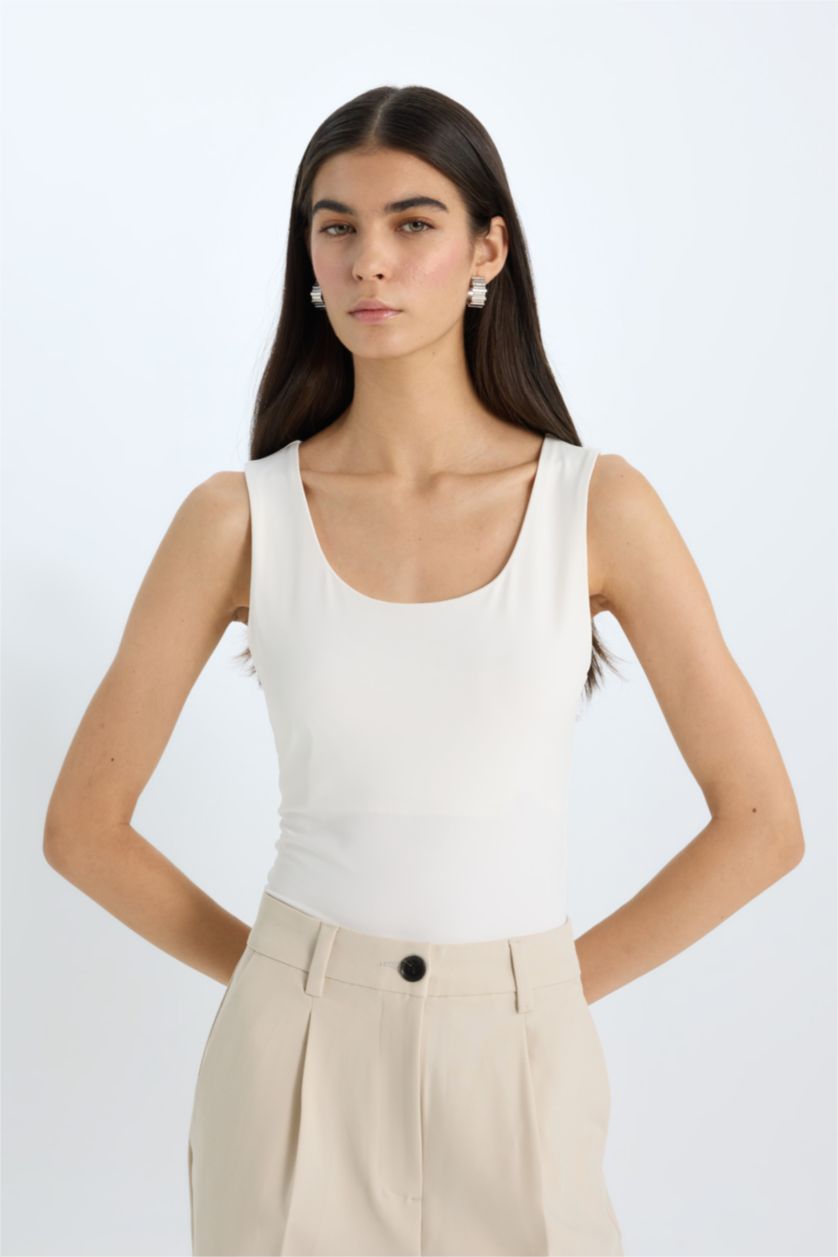 WOMAN White Slim Fit Crew Neck Sleeveless Tank Top