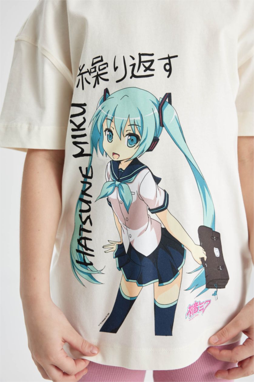 Girls & Teens Ecru Girl Hatsune Miku Oversize Fit Short Sleeve T-Shirt